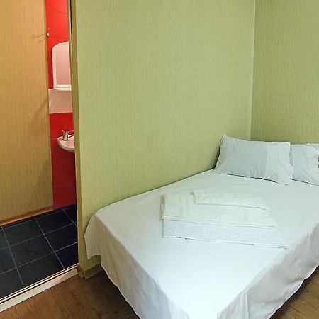 Tokyo Star Economy Hotel *