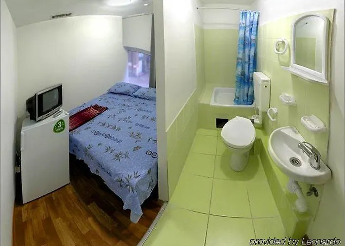 Hotel Tokyo Star Economy *